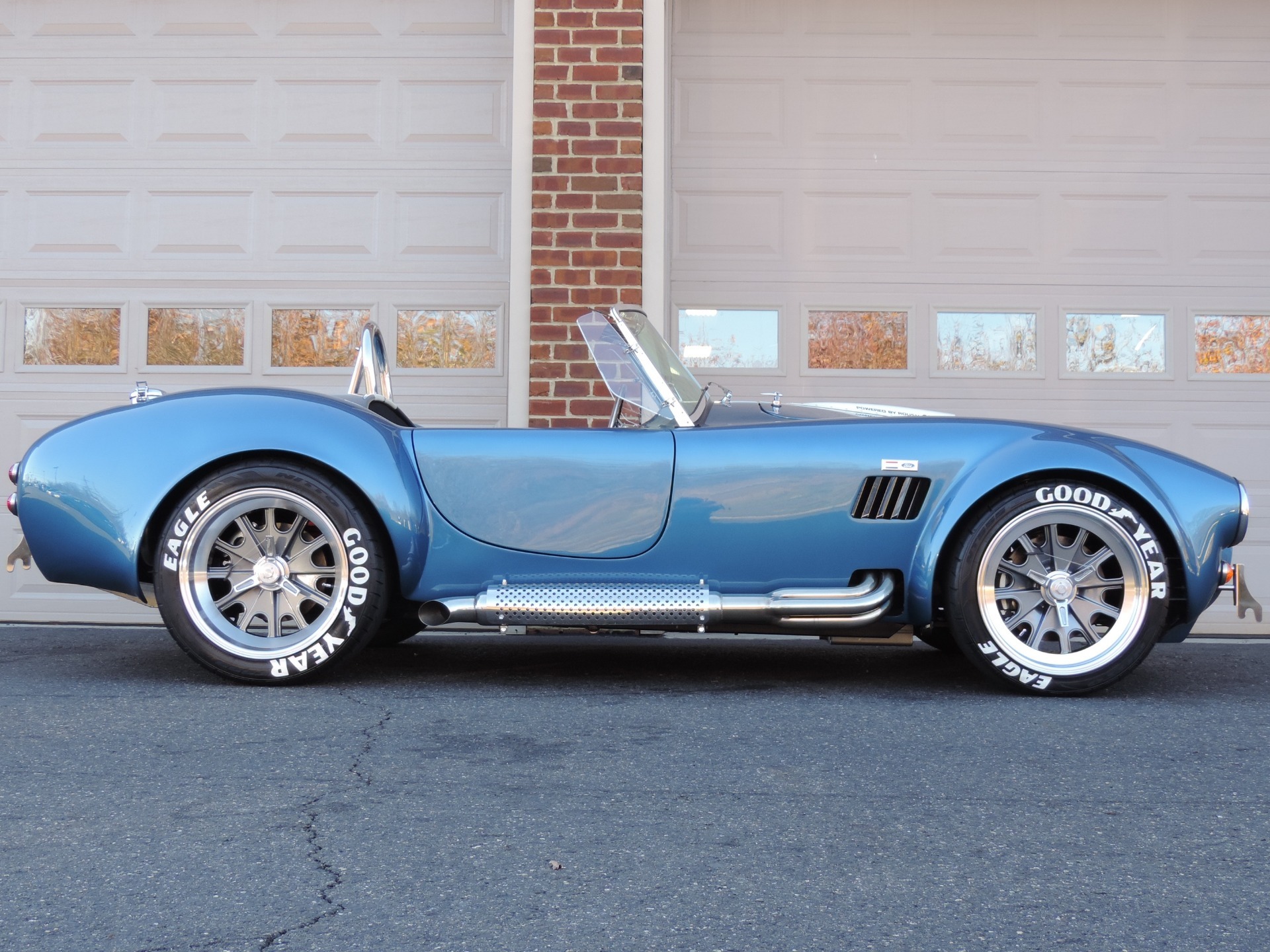 Shelby Cobra голубая