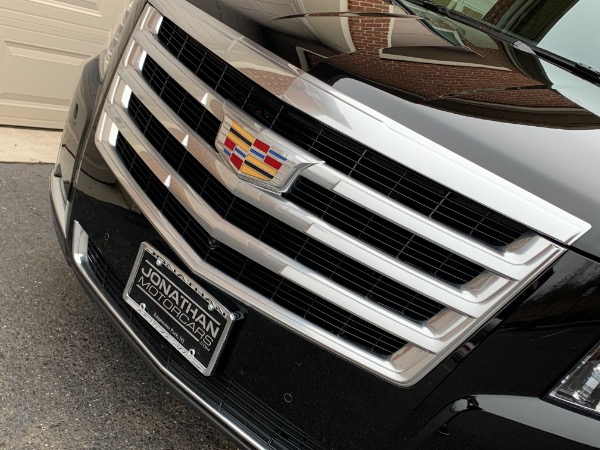 Used-2016-Cadillac-Escalade-Luxury-Collection