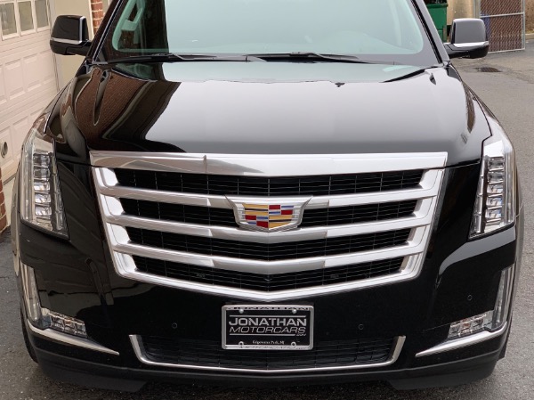 Used-2016-Cadillac-Escalade-Luxury-Collection