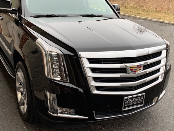 Used-2016-Cadillac-Escalade-Luxury-Collection