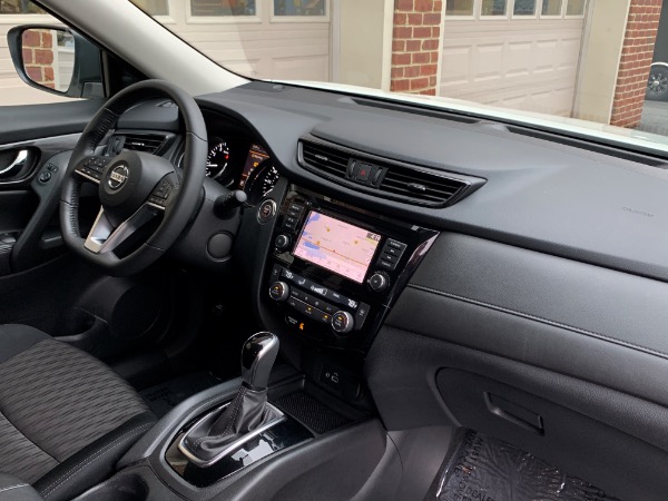 Used-2018-Nissan-Rogue-SV-Midnight
