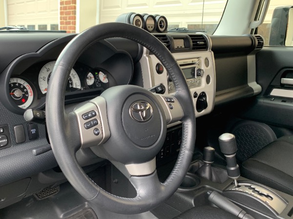 Used-2014-Toyota-FJ-Cruiser-Convenience