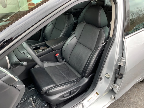 Used-2017-Nissan-Maxima-35-SV