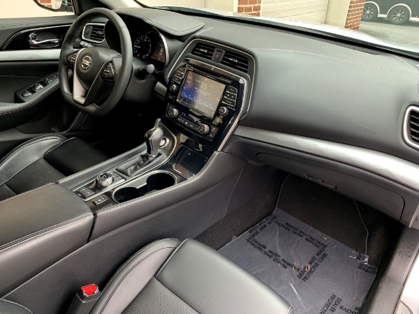Used-2017-Nissan-Maxima-35-SV
