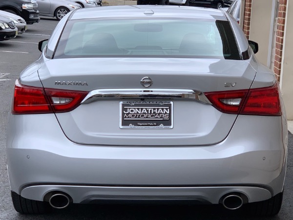 Used-2017-Nissan-Maxima-35-SV