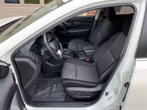 Used-2017-Nissan-Rogue-SV-Premium