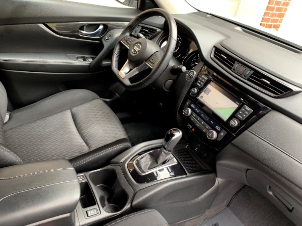 Used-2017-Nissan-Rogue-SV-Premium