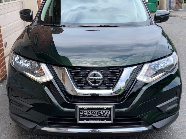 Used-2020-Nissan-Rogue-SV