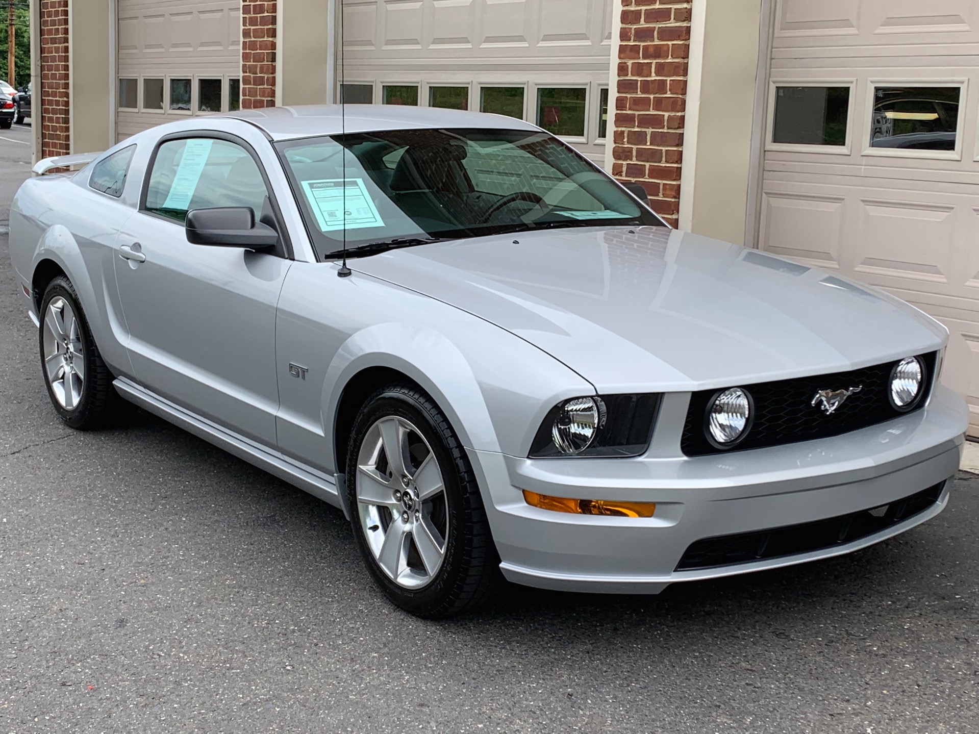 Used-2006-Ford-Mustang-GT-Premium-1594134941.jpg