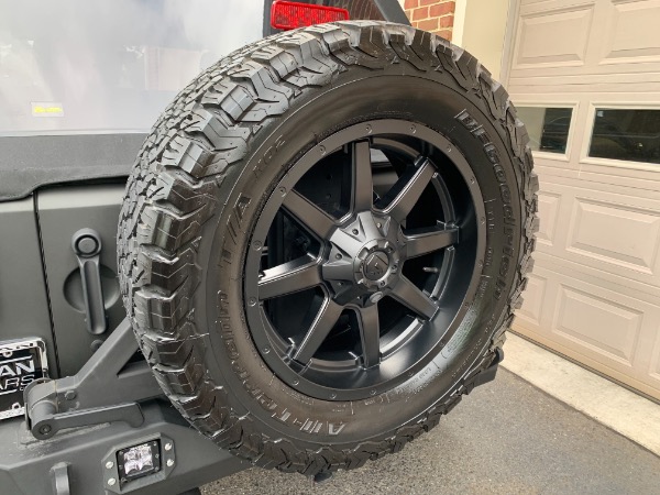 Used-2015-Jeep-Wrangler-Unlimited-Rubicon-JMC-Custom