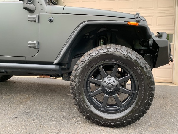 Used-2015-Jeep-Wrangler-Unlimited-Rubicon-JMC-Custom