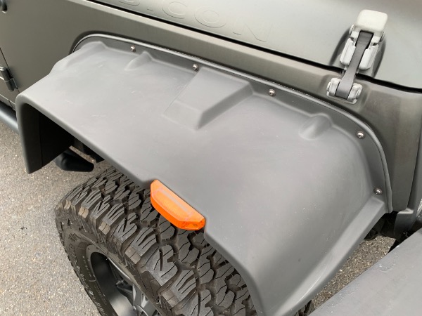 Used-2015-Jeep-Wrangler-Unlimited-Rubicon-JMC-Custom