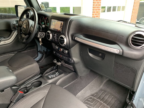 Used-2015-Jeep-Wrangler-Unlimited-Rubicon-JMC-Custom