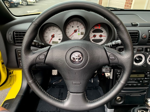 Used-2003-Toyota-MR2-Spyder