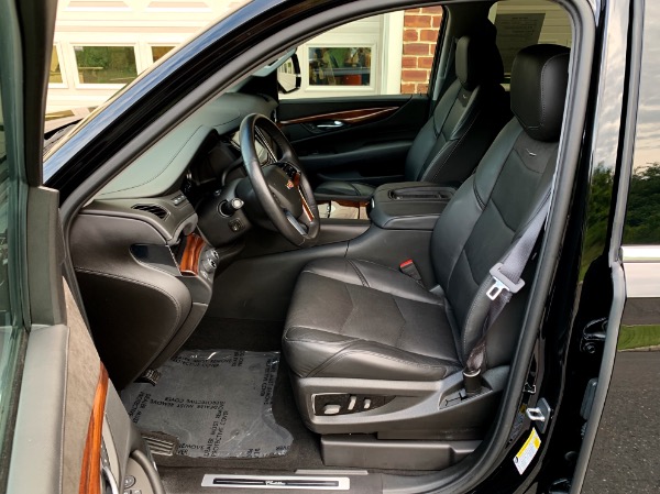 Used-2016-Cadillac-Escalade-Luxury-Collection