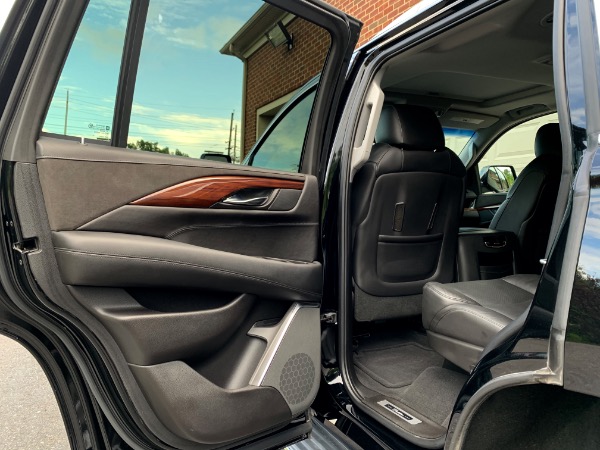 Used-2016-Cadillac-Escalade-Luxury-Collection