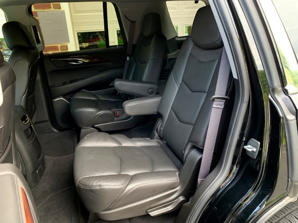 Used-2016-Cadillac-Escalade-Luxury-Collection