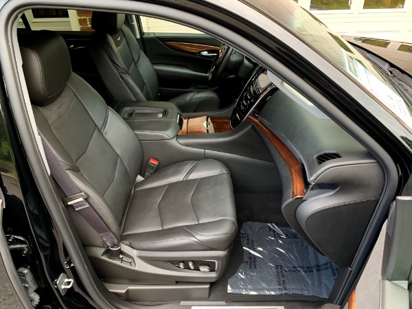 Used-2016-Cadillac-Escalade-Luxury-Collection