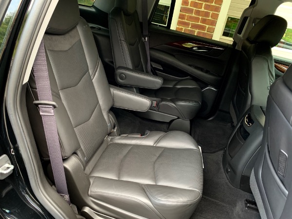 Used-2016-Cadillac-Escalade-Luxury-Collection