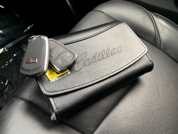 Used-2016-Cadillac-Escalade-Luxury-Collection