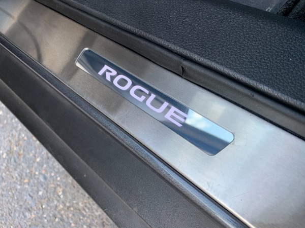 Used-2018-Nissan-Rogue-SV-Midnight