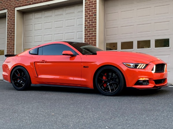 Used-2015-Ford-Mustang-GT-Premium