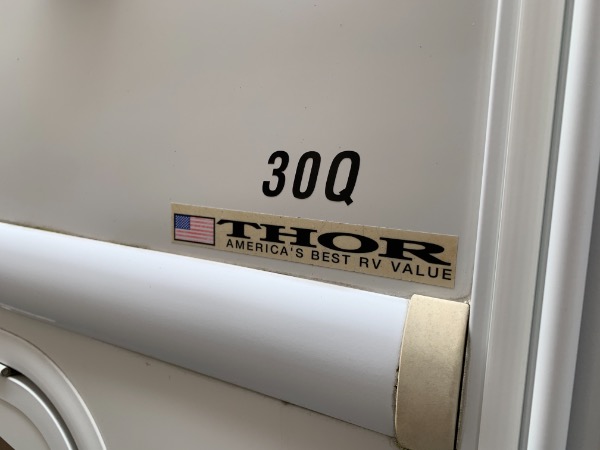 Used-2011-Ford-Thor-Motor-Coach-Hurricane-30Q