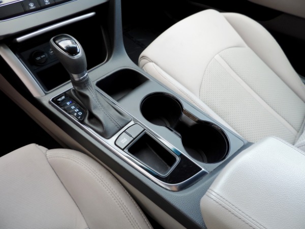 Used-2015-Hyundai-Sonata-SE