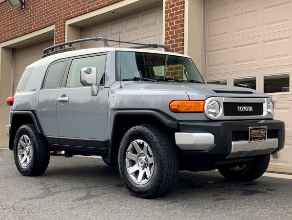 Used-2014-Toyota-FJ-Cruiser