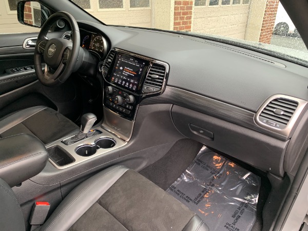 Used-2019-Jeep-Grand-Cherokee-Altitude