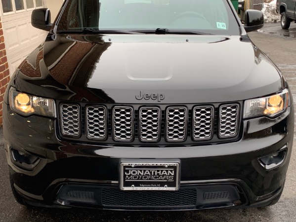 Used-2018-Jeep-Grand-Cherokee-Altitude