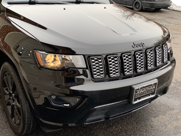 Used-2018-Jeep-Grand-Cherokee-Altitude