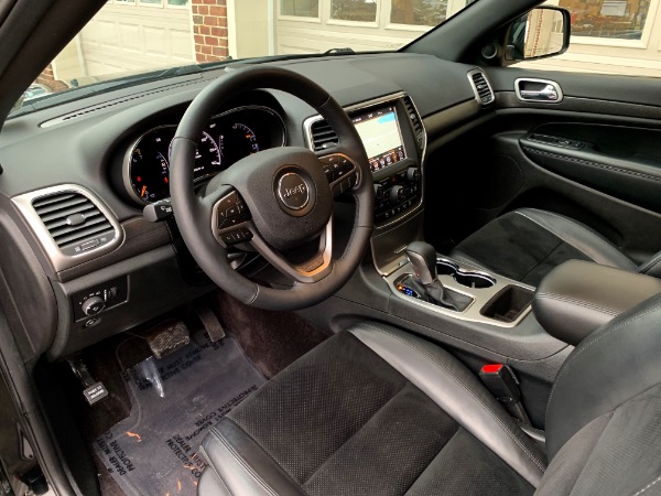 Used-2018-Jeep-Grand-Cherokee-Altitude