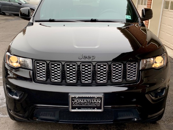 Used-2018-Jeep-Grand-Cherokee-Altitude
