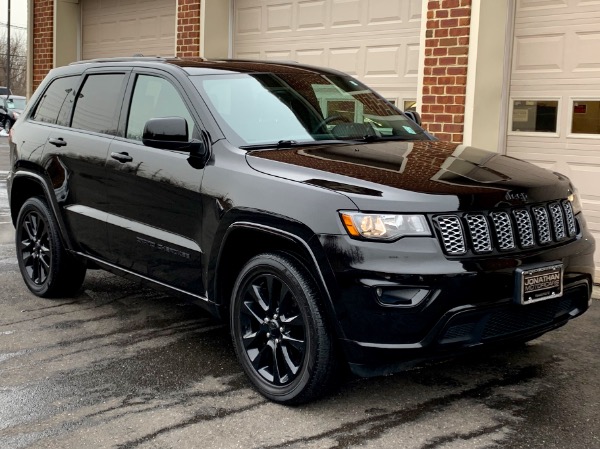 Used-2018-Jeep-Grand-Cherokee-Altitude