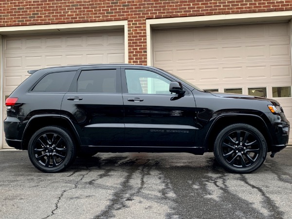 Used-2018-Jeep-Grand-Cherokee-Altitude