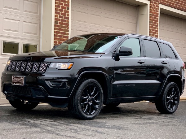 Used-2018-Jeep-Grand-Cherokee-Altitude