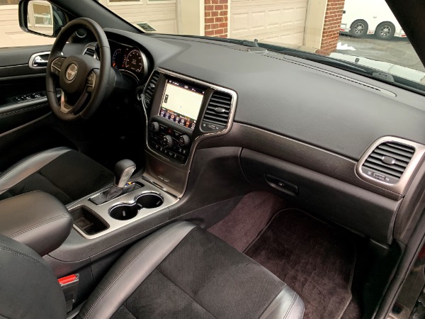 Used-2018-Jeep-Grand-Cherokee-Altitude
