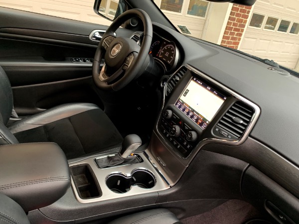 Used-2018-Jeep-Grand-Cherokee-Altitude