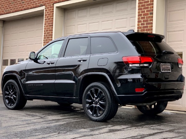 Used-2018-Jeep-Grand-Cherokee-Altitude