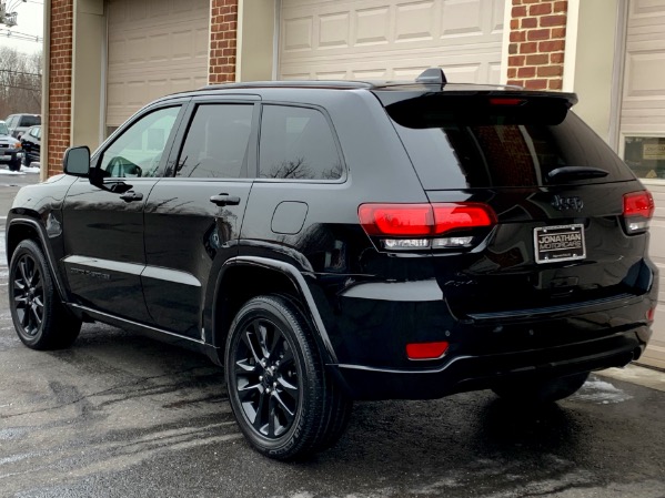 Used-2018-Jeep-Grand-Cherokee-Altitude