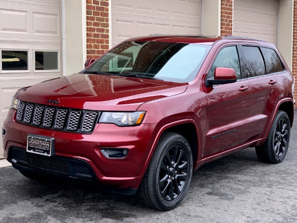 Used-2019-Jeep-Grand-Cherokee-Altitude