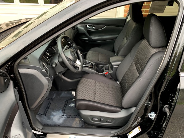 Used-2018-Nissan-Rogue-SV-Midnight