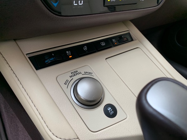 Used-2016-Lexus-ES-350-Luxury