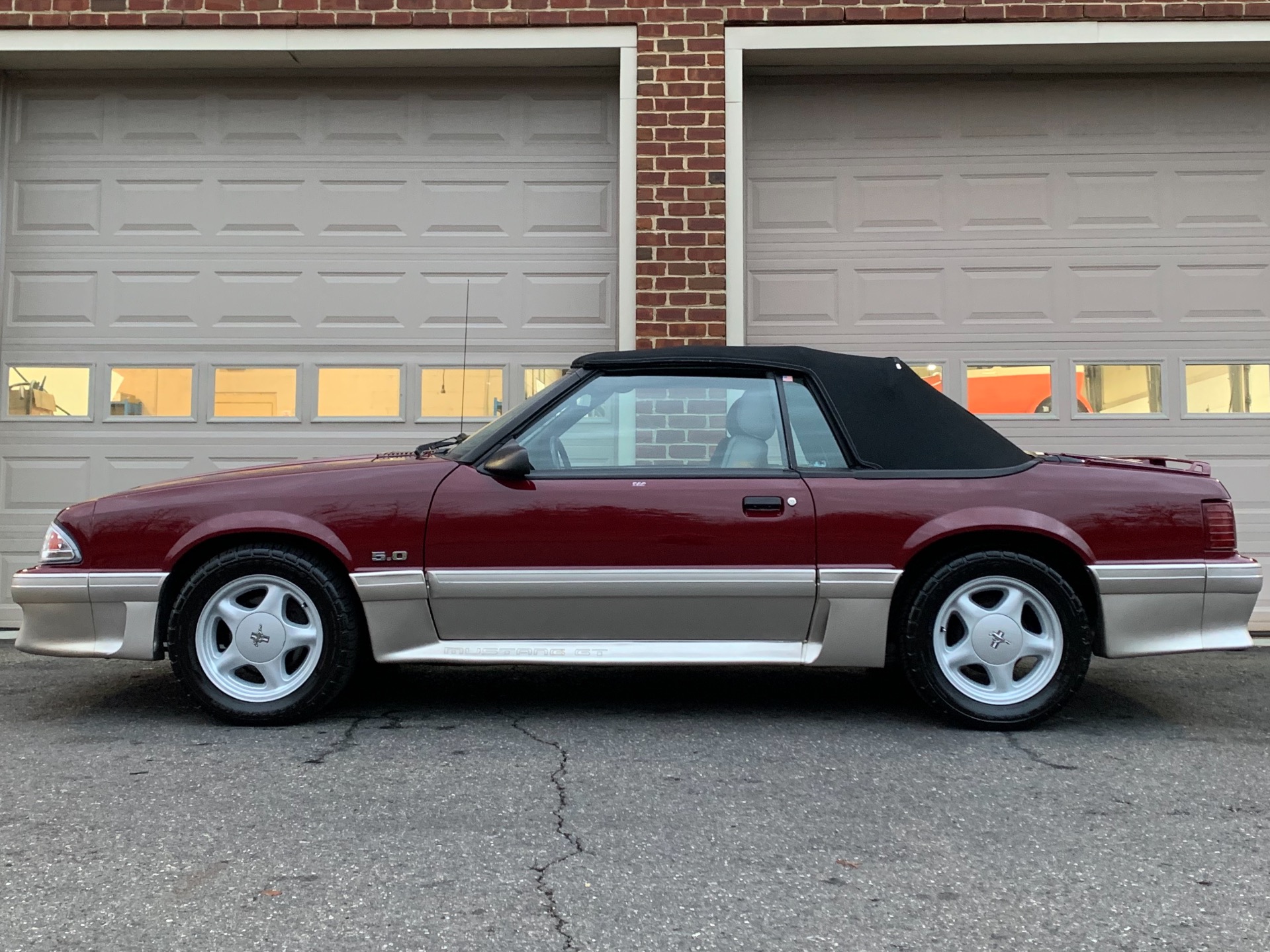 Used-1987-Ford-Mustang-GT