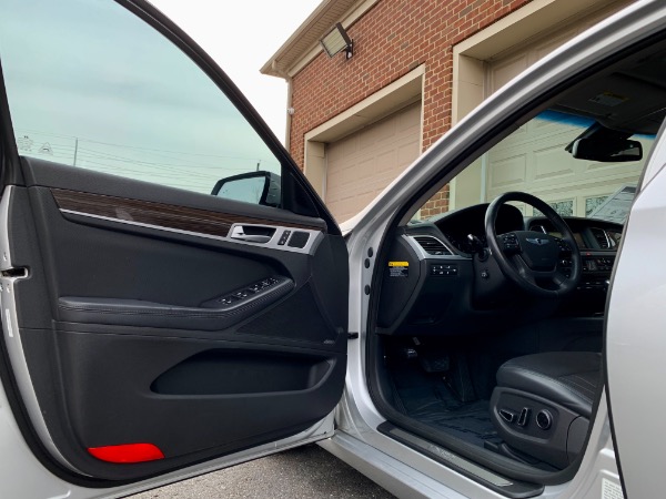 Used-2015-Hyundai-Genesis-38L