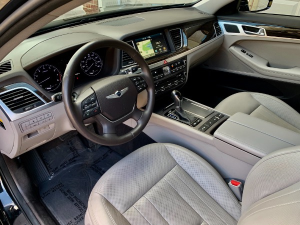 Used-2017-Genesis-G80-38