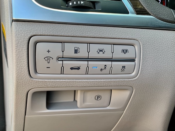 Used-2017-Genesis-G80-38