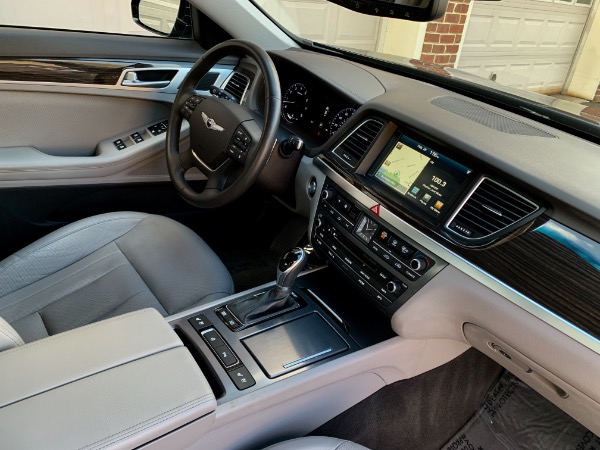 Used-2017-Genesis-G80-38