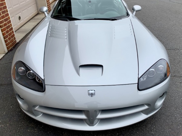 Used-2003-Dodge-Viper-SRT-10